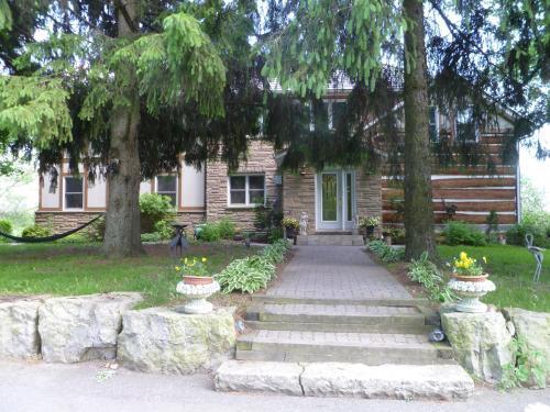 Inn On The Moraine Caledon Exterior photo